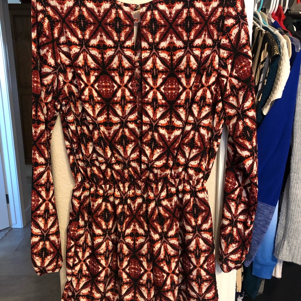 Patterned Romper - Picture 2 of 4